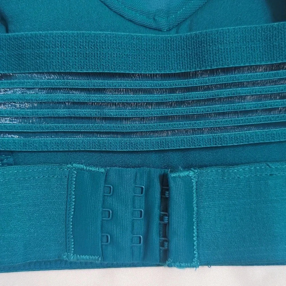 Gymshark Endurance High Support Sports Bra, Color Teal Size S - Picture 10 of 16